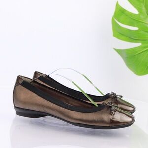 Clarks Metallic and Brown Ballet Flats women’s 7